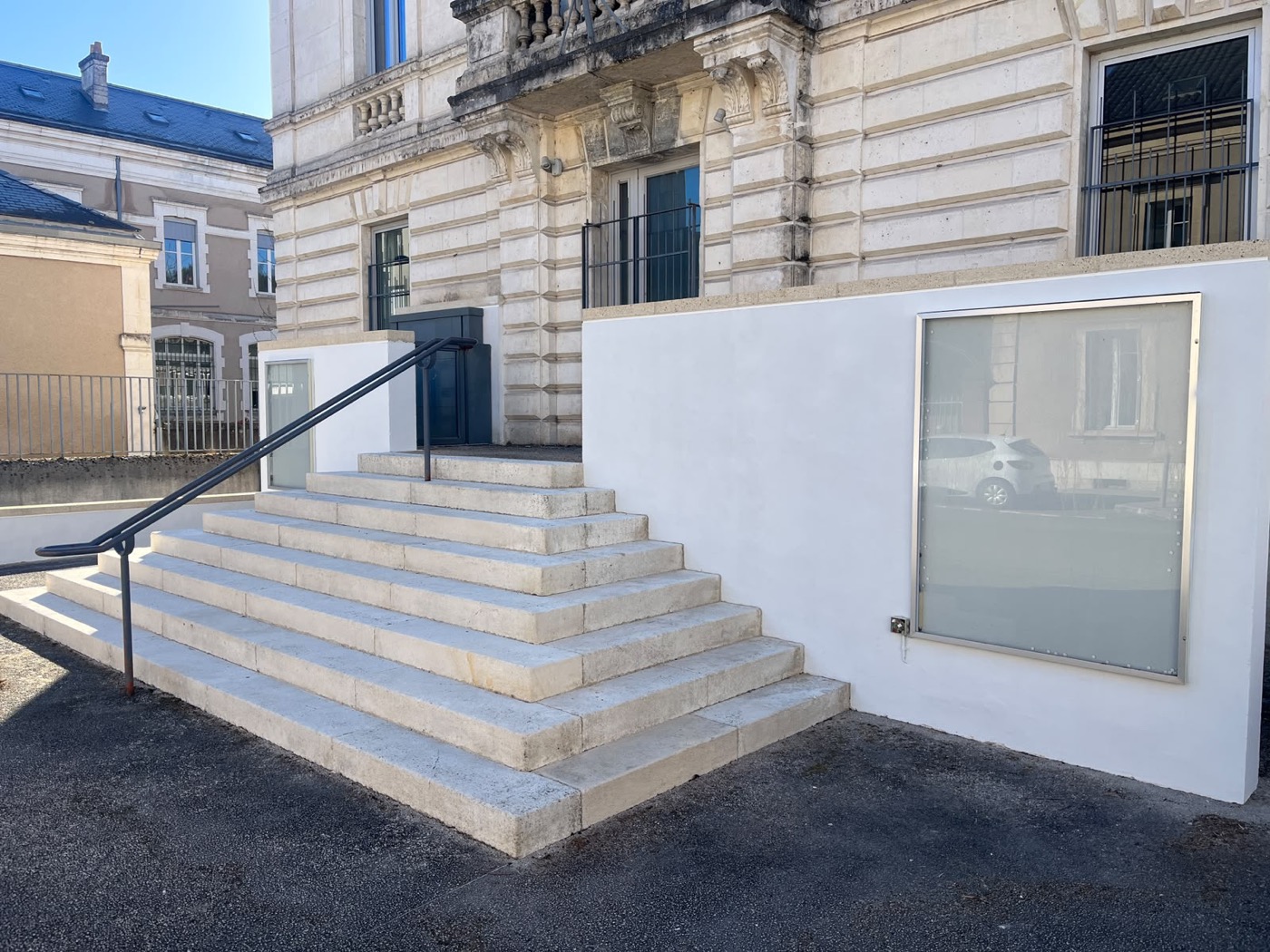 Façade ravalée par Ets.LARROUY dans le Lot